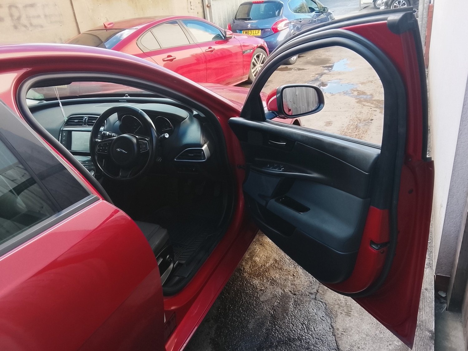 Used Jaguar XE 2016 for sale - 78084663: Photo 9