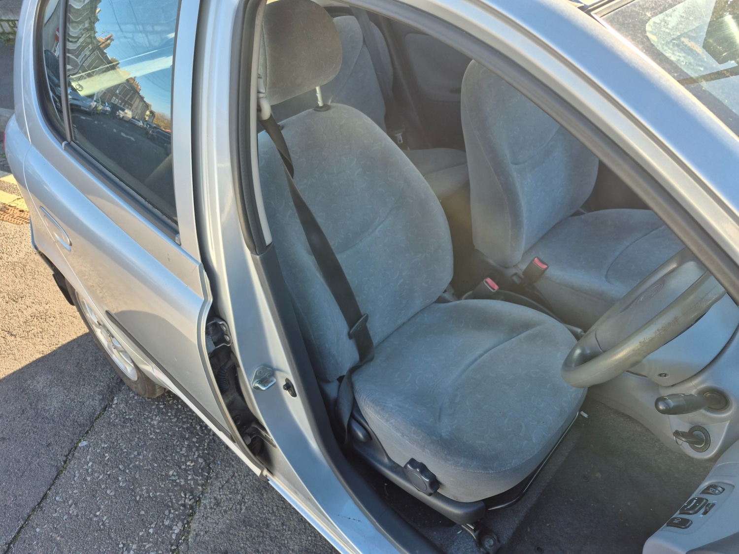 Used Toyota Yaris 2000 for sale - 76625001: Photo 10