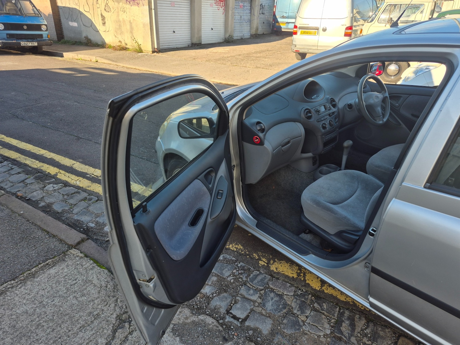 Used Toyota Yaris 2000 for sale - 76625001: Photo 11