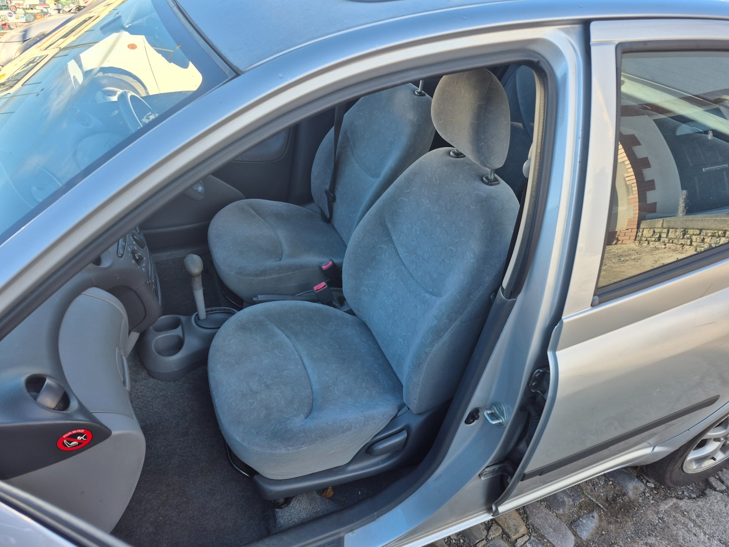 Used Toyota Yaris 2000 for sale - 76625001: Photo 12