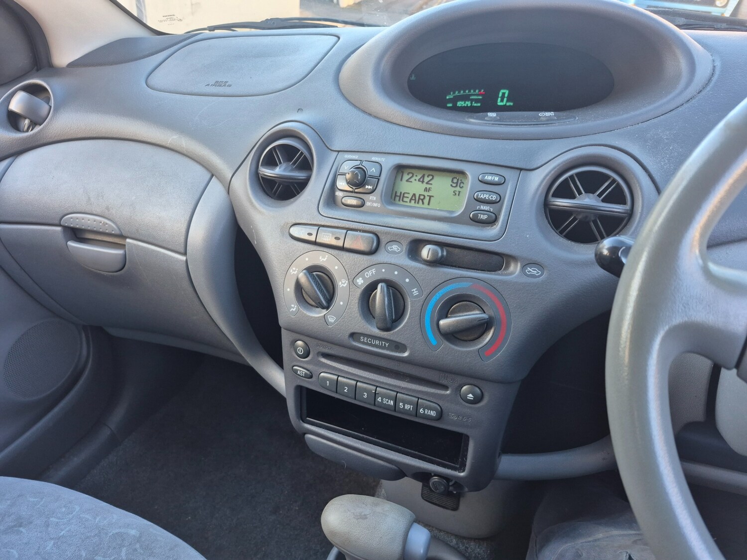 Used Toyota Yaris 2000 for sale - 76625001: Photo 17