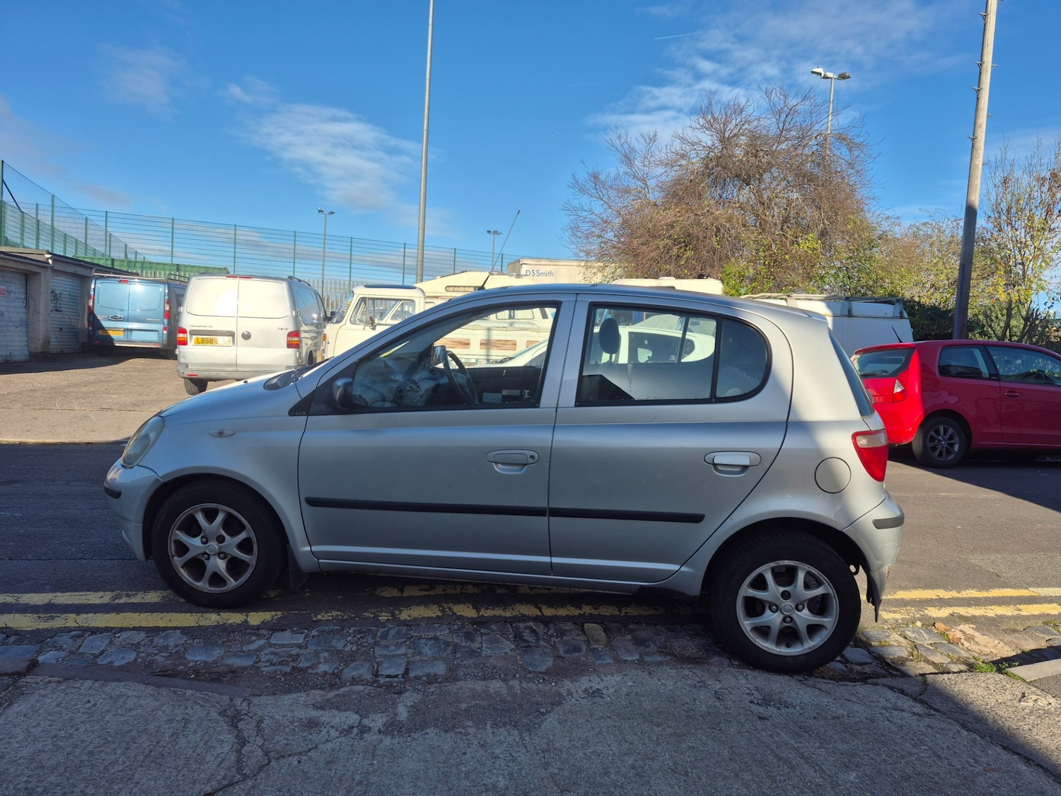 Used Toyota Yaris 2000 for sale - 76625001: Photo 7