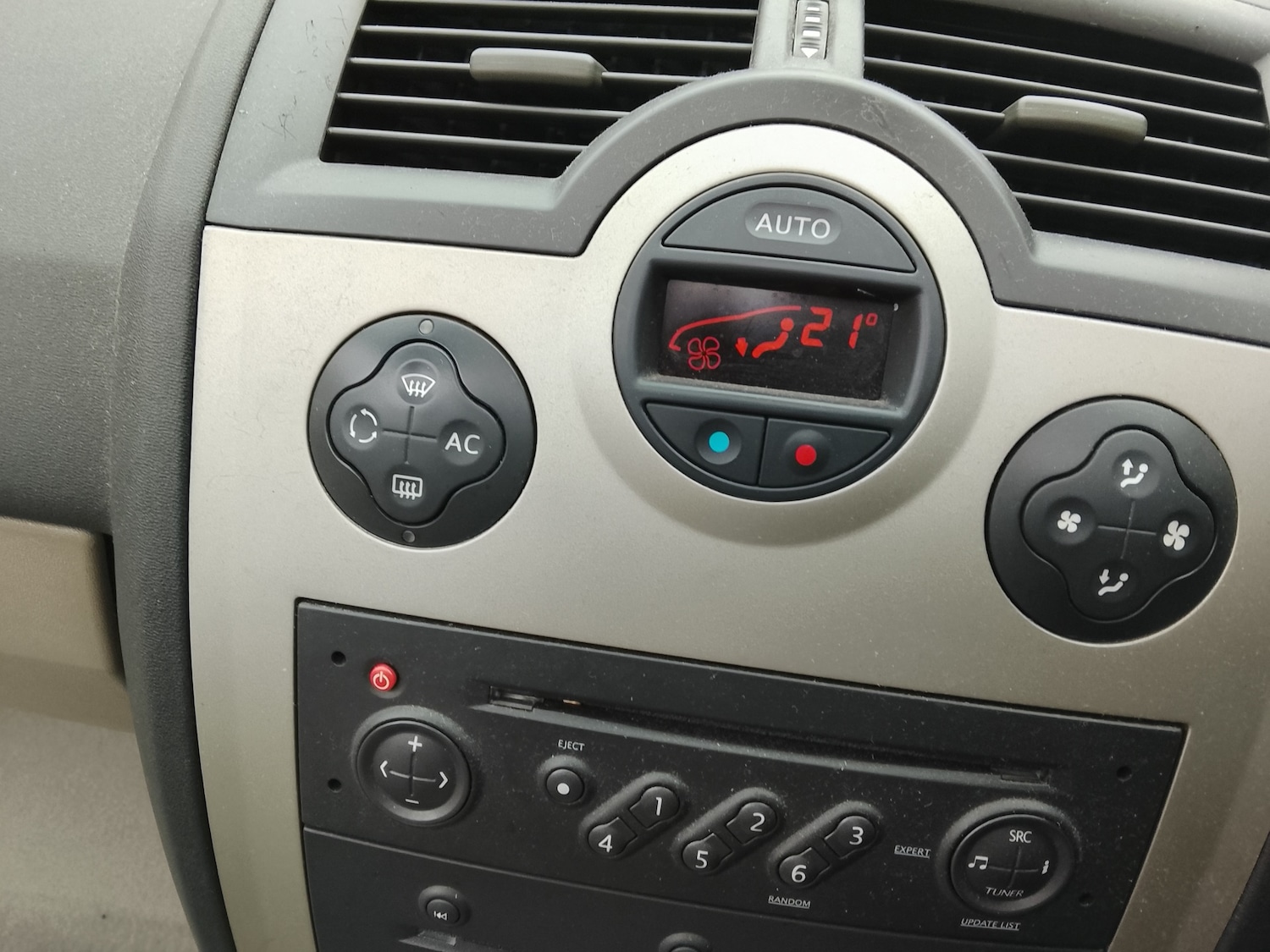 Used Renault Megane 2005 for sale - 77794901: Photo 20