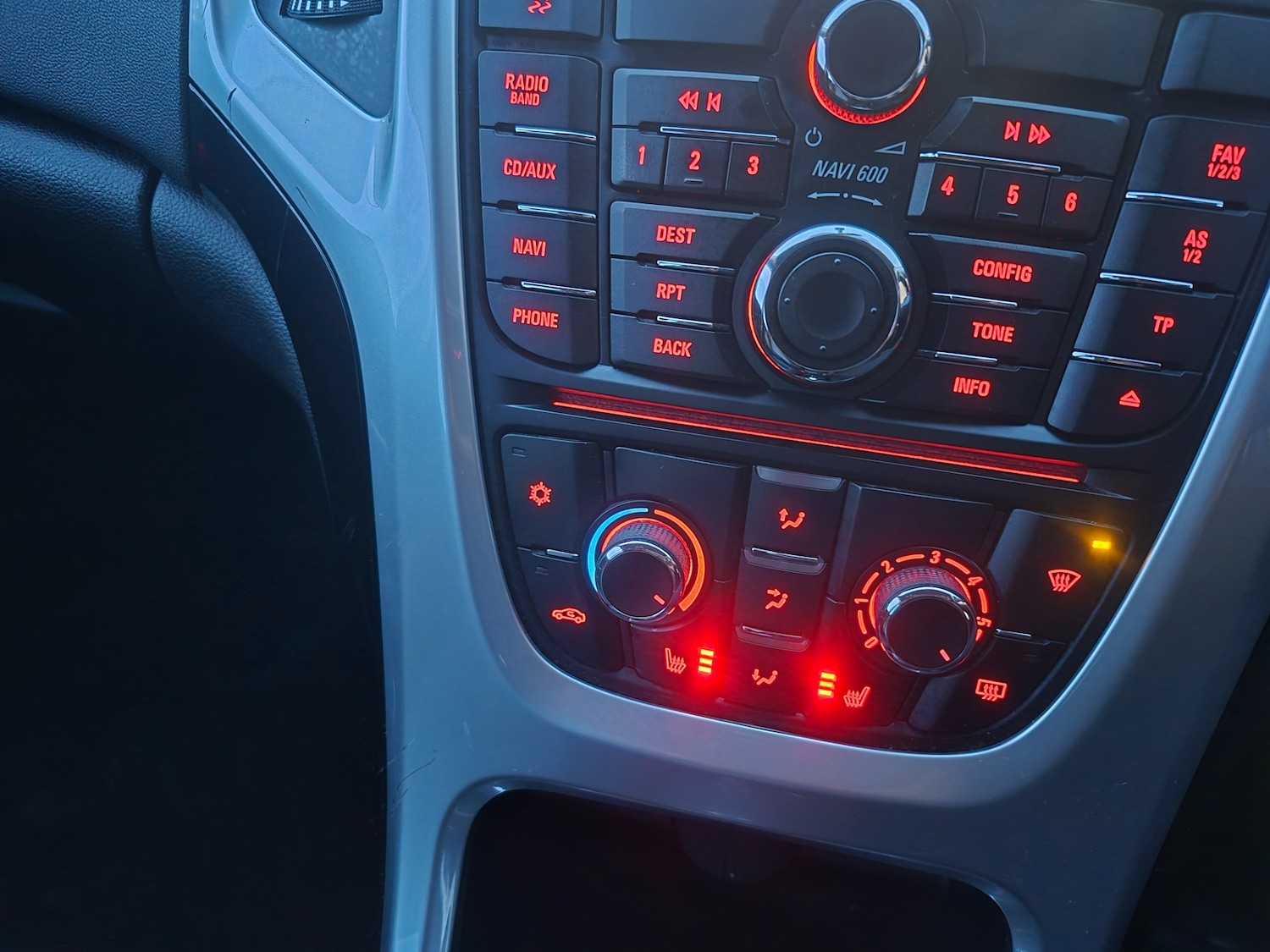 Used Vauxhall Astra 2013 for sale - 77342757: Photo 17