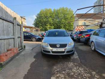 2005 - 1.6 SE FSI 4dr