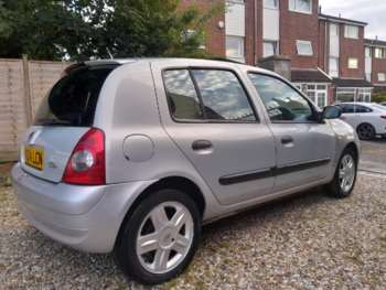 Used Renault Clio 2004 for sale - 75113989: Photo