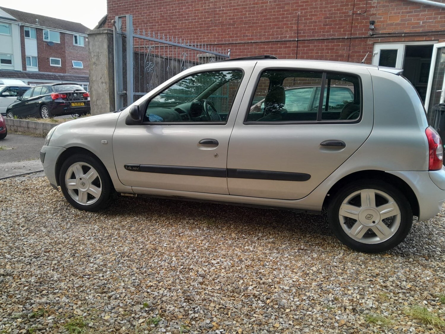 Renault Clio 2004 (04) - 1.4 16V Expression 5dr Auto - Image 6