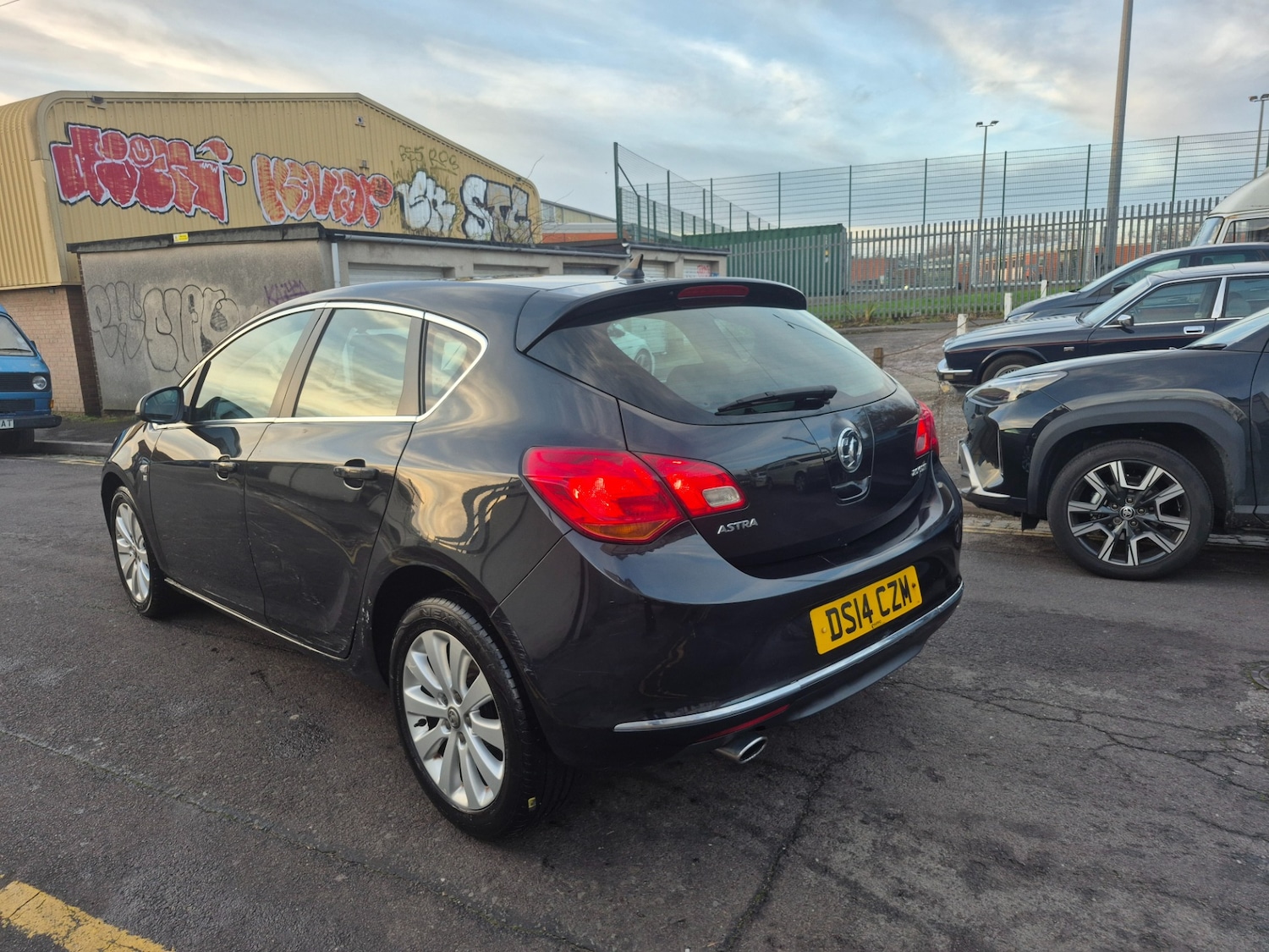 Used Vauxhall Astra 2014 for sale - 76933338: Photo 2
