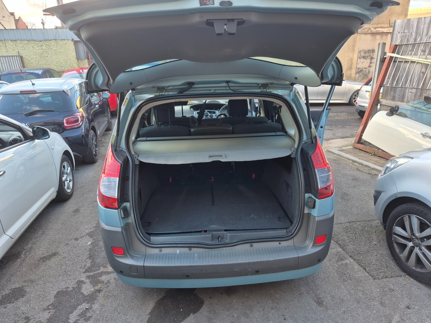 Used Renault Grand Scenic 2007 for sale - 76694377: Photo 12