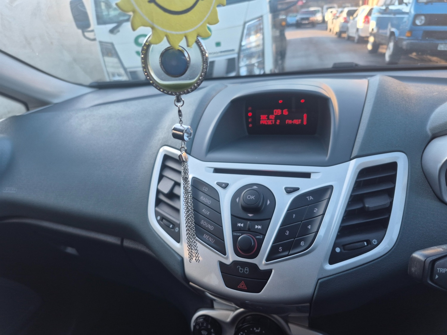 Used Ford Fiesta 2010 for sale - 76792576: Photo 16