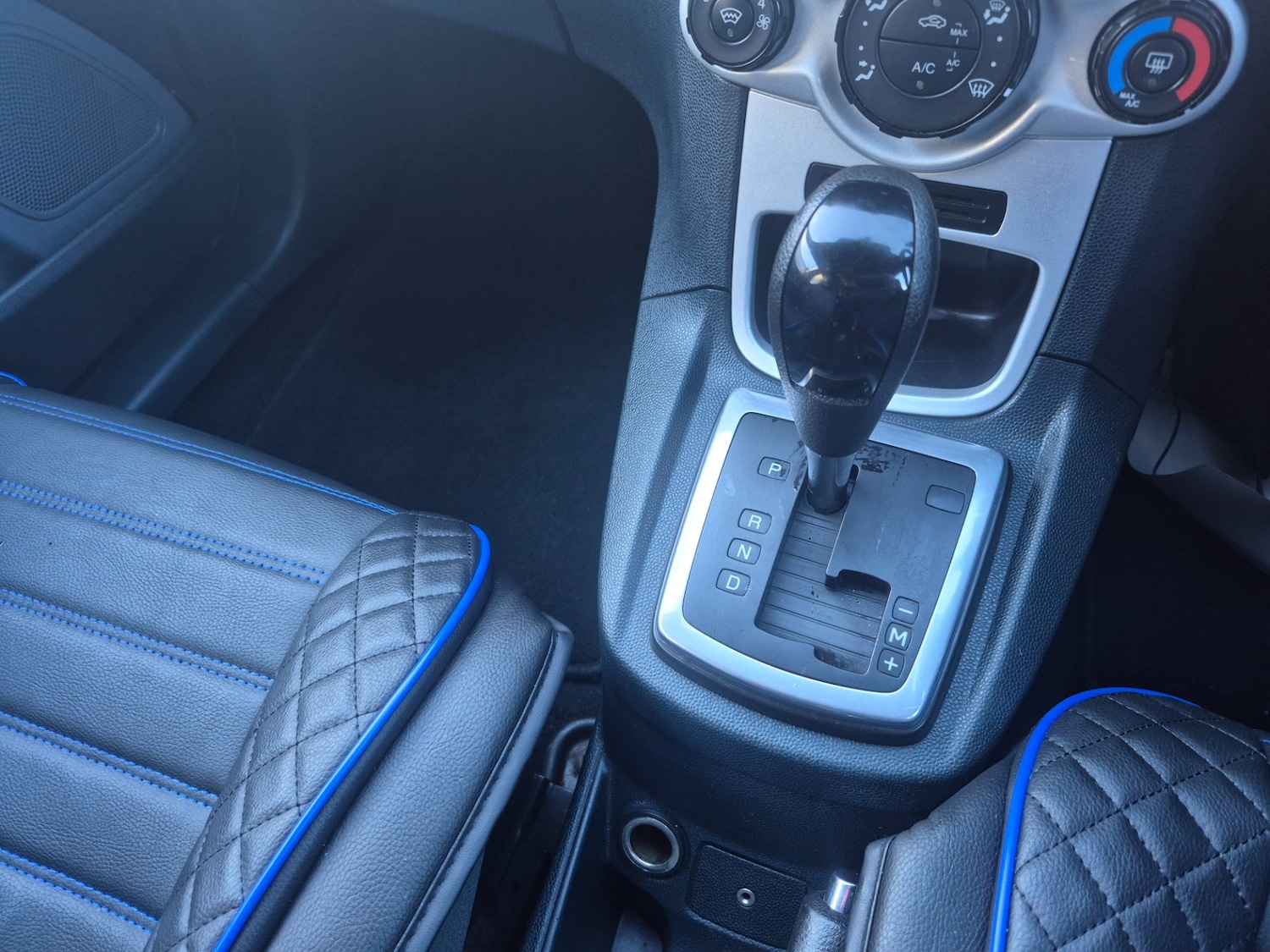 Used Ford Fiesta 2010 for sale - 76792576: Photo 17