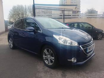 Used Peugeot 208 2015 for sale - 78274189: Photo