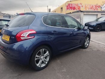 Used Peugeot 208 2015 for sale - 78274189: Photo