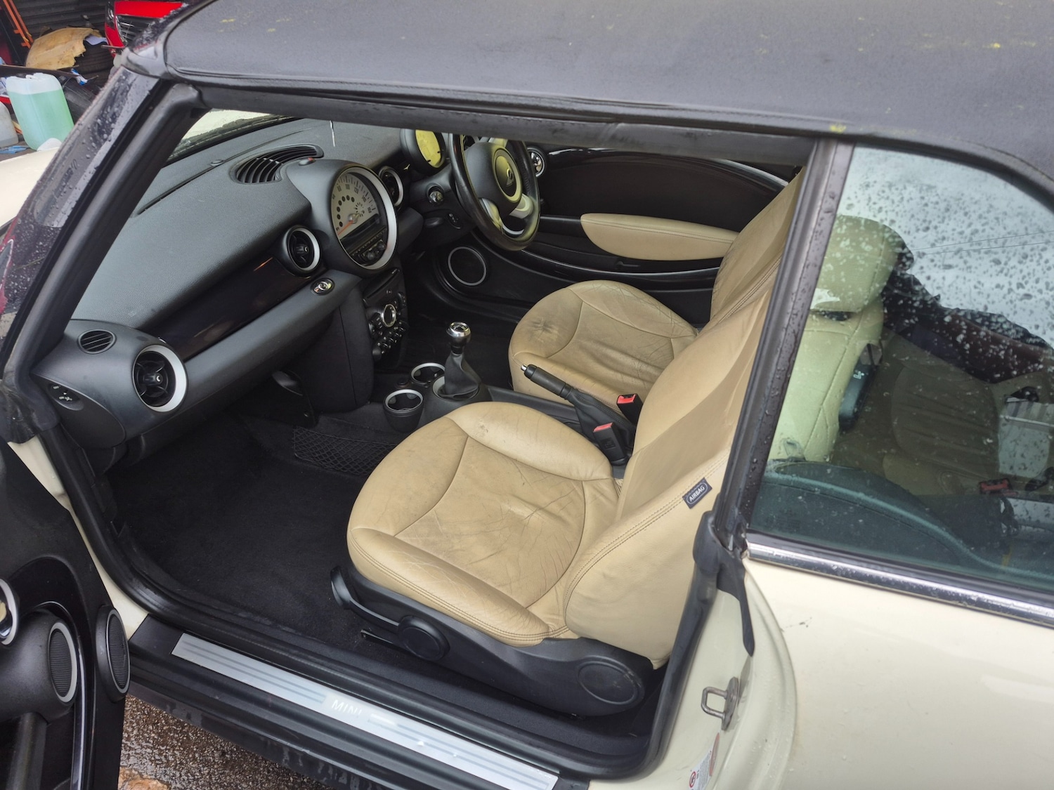 Used MINI Convertible 2010 for sale - 76166295: Photo 10