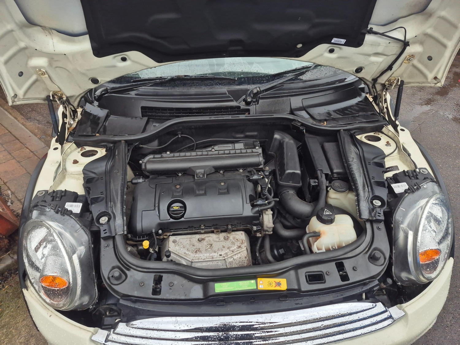 Used MINI Convertible 2010 for sale - 76166295: Photo 16