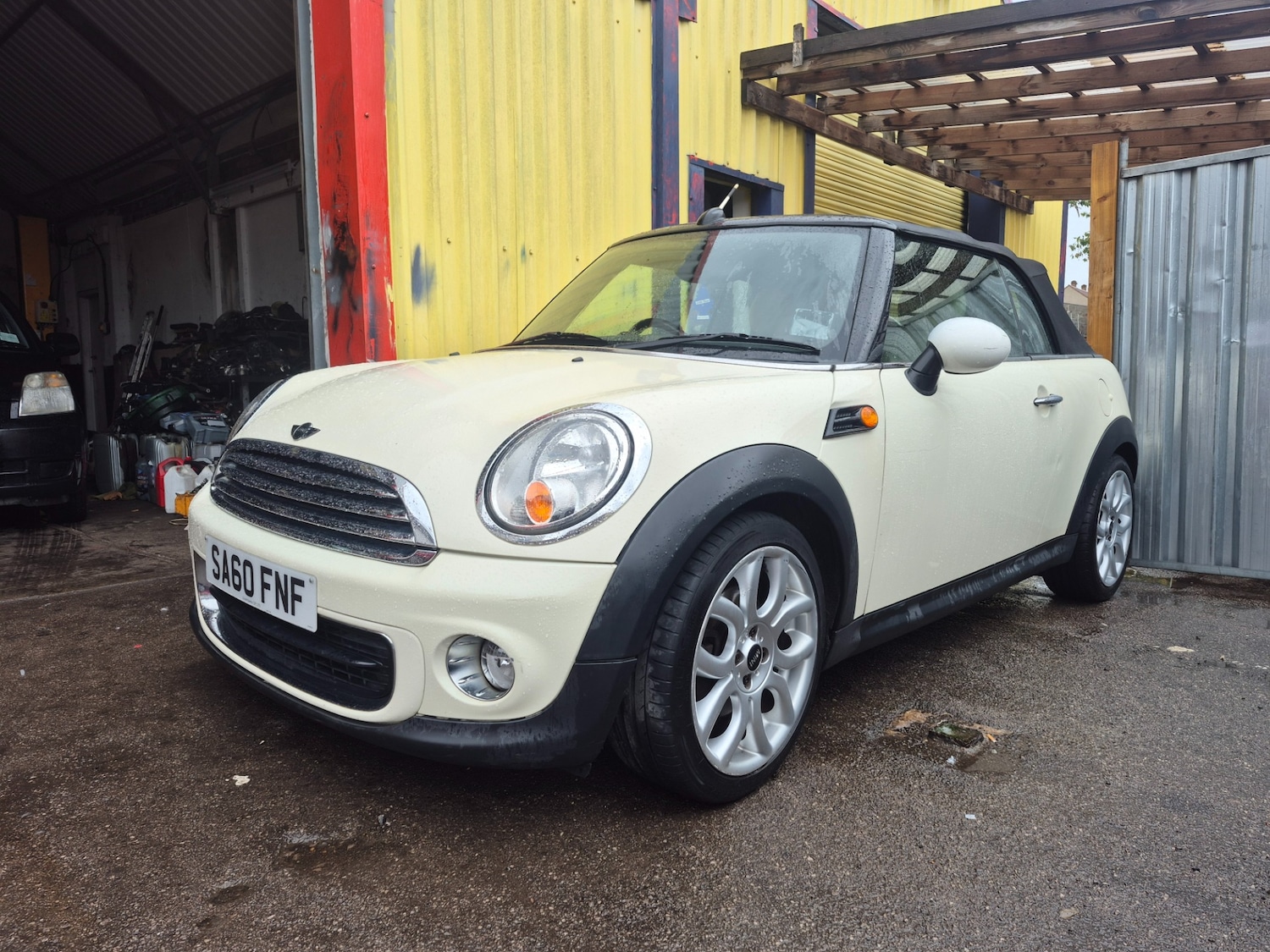 Used MINI Convertible 2010 for sale - 76166295: Photo 3