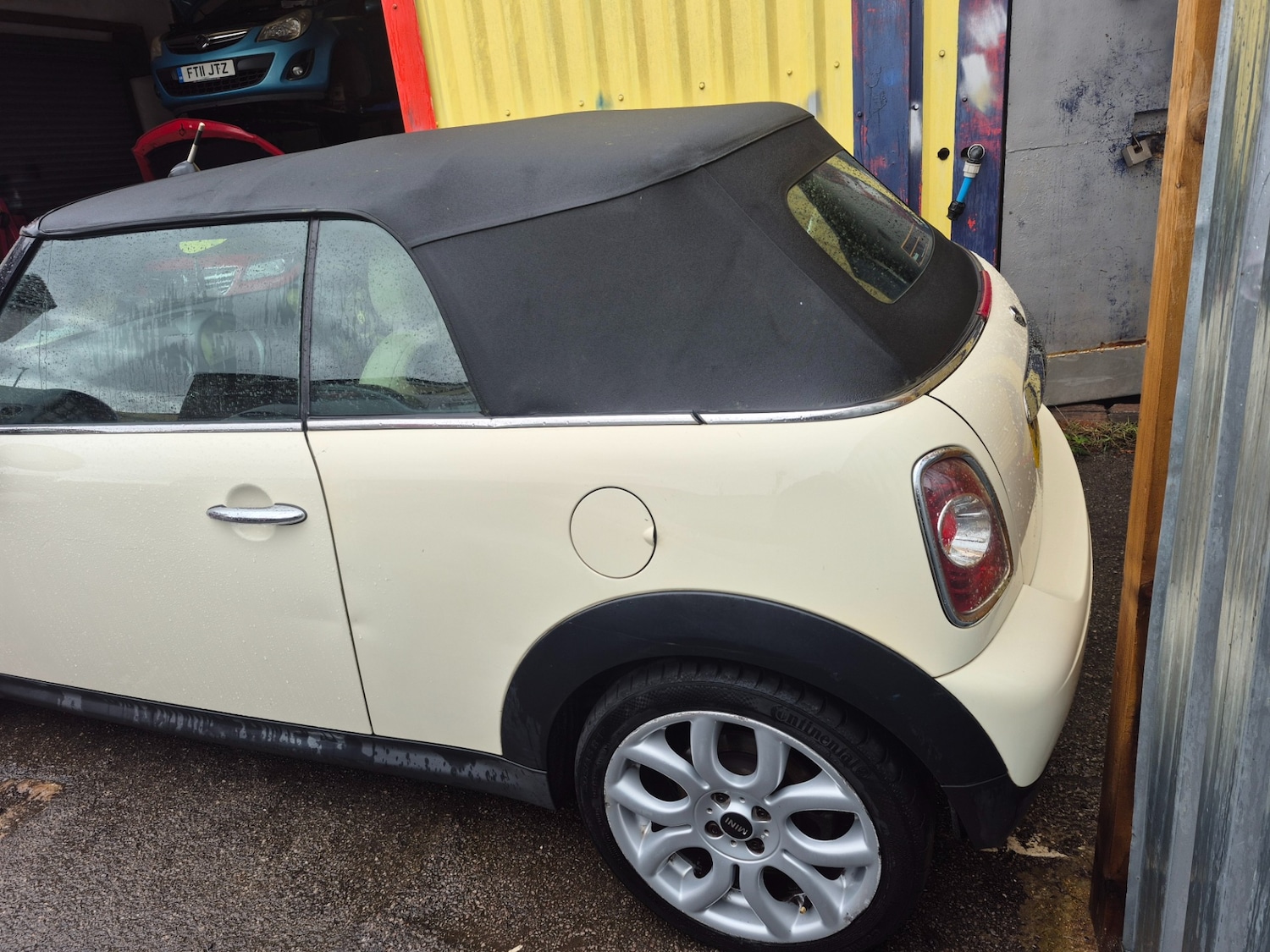 Used MINI Convertible 2010 for sale - 76166295: Photo 4