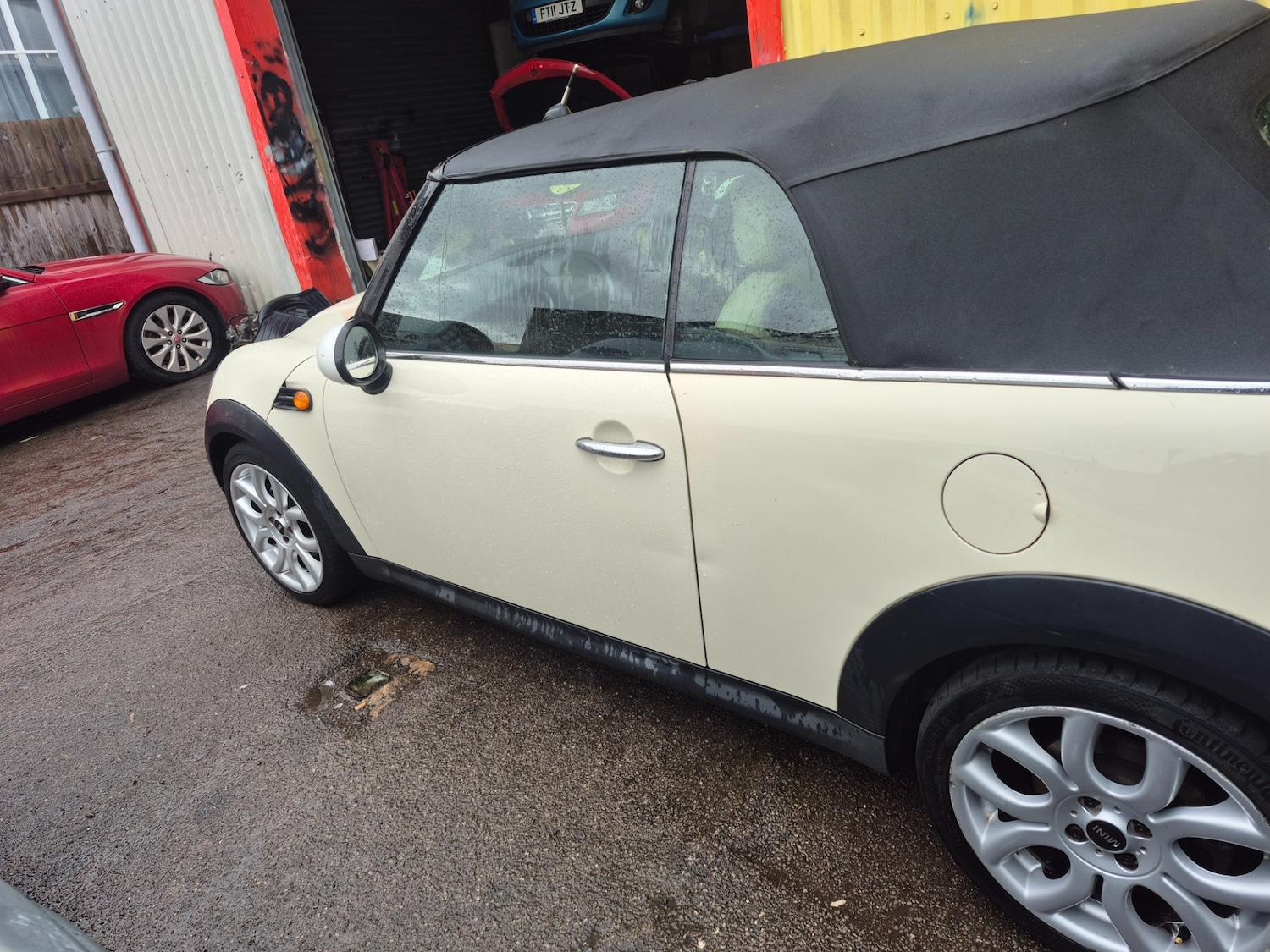 Used MINI Convertible 2010 for sale - 76166295: Photo 5