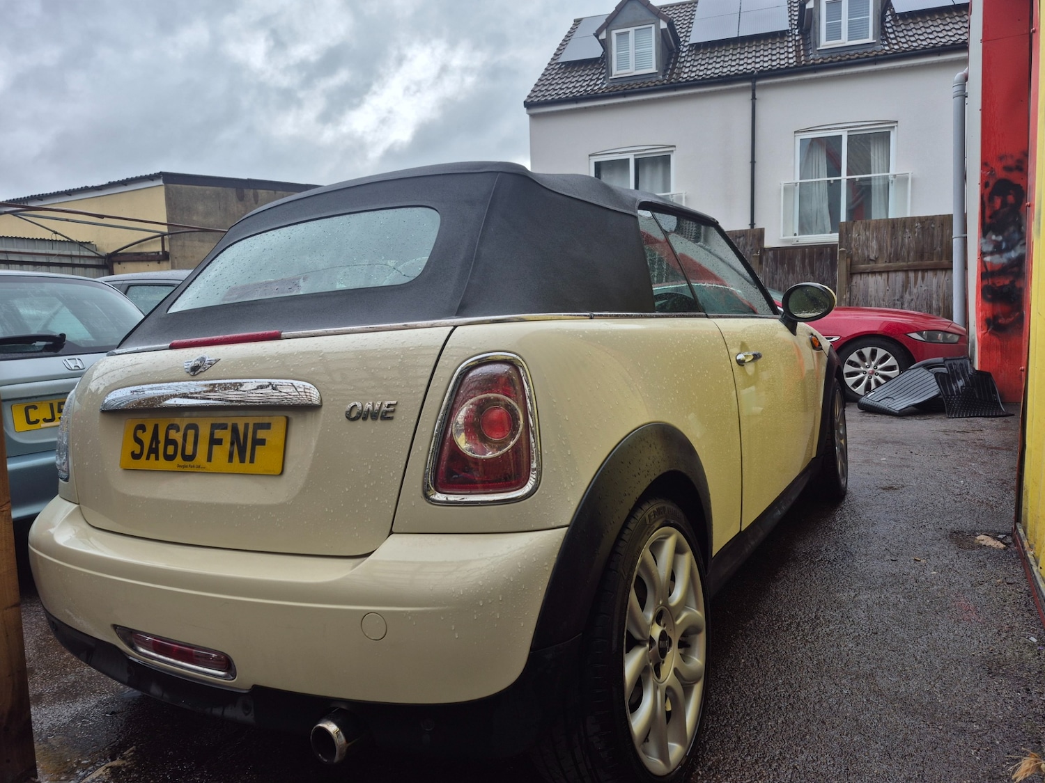 Used MINI Convertible 2010 for sale - 76166295: Photo 6