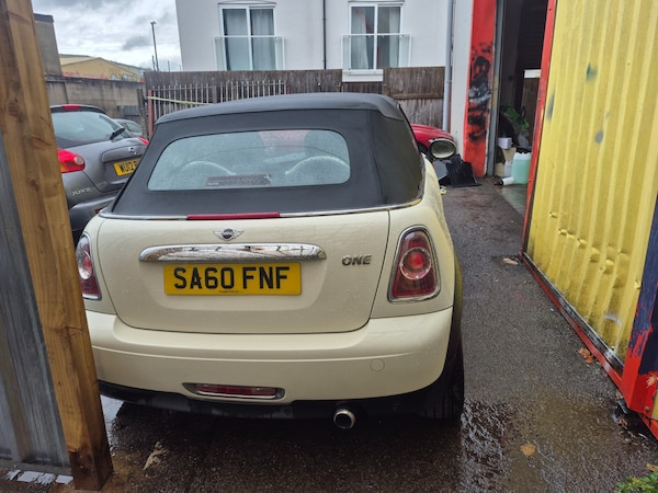 Used MINI Convertible 2010 for sale - 76166295: Photo 7