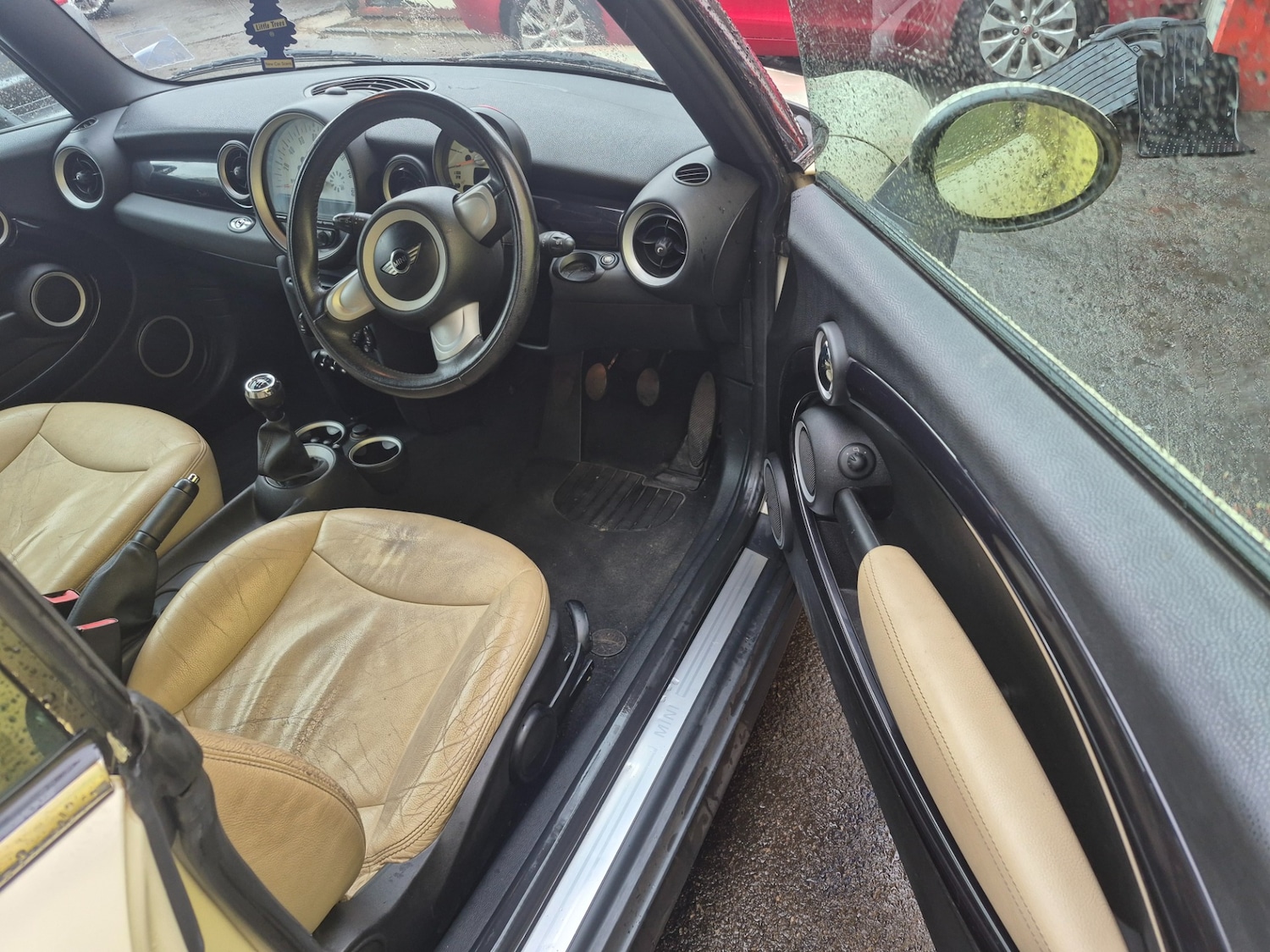 Used MINI Convertible 2010 for sale - 76166295: Photo 8