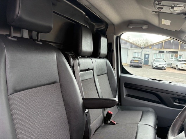 Used Vauxhall Vivaro 2021 for sale - 77640973: Photo 11