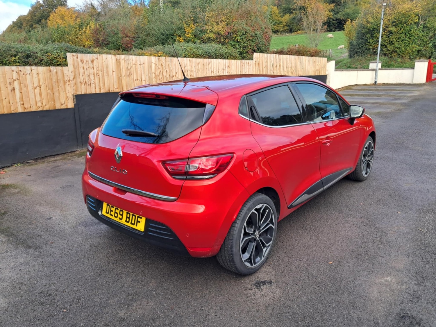 Used Renault Clio 2019 for sale - 76374253: Photo 3