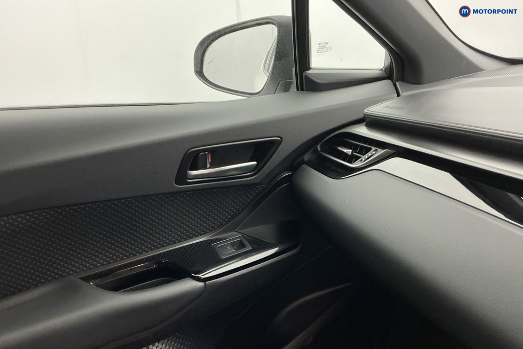 Used Toyota C-HR for sale - 76468047: Photo 24