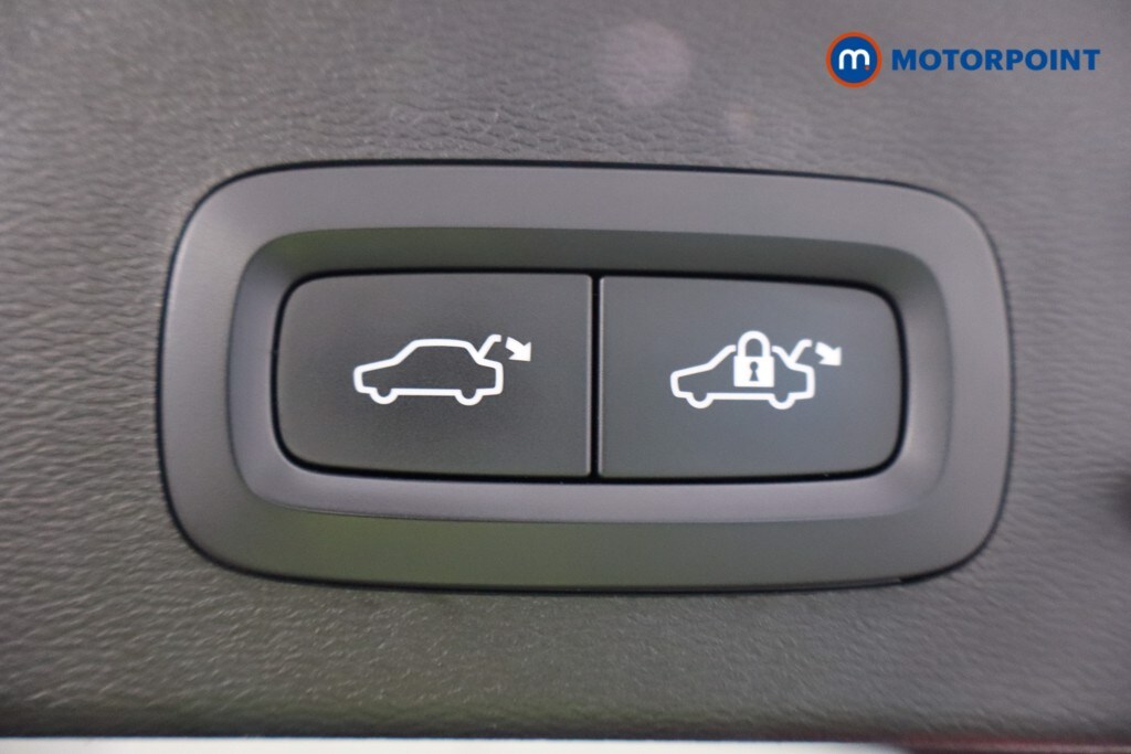 Used Volvo XC40 2021 for sale - 76028432: Photo 42