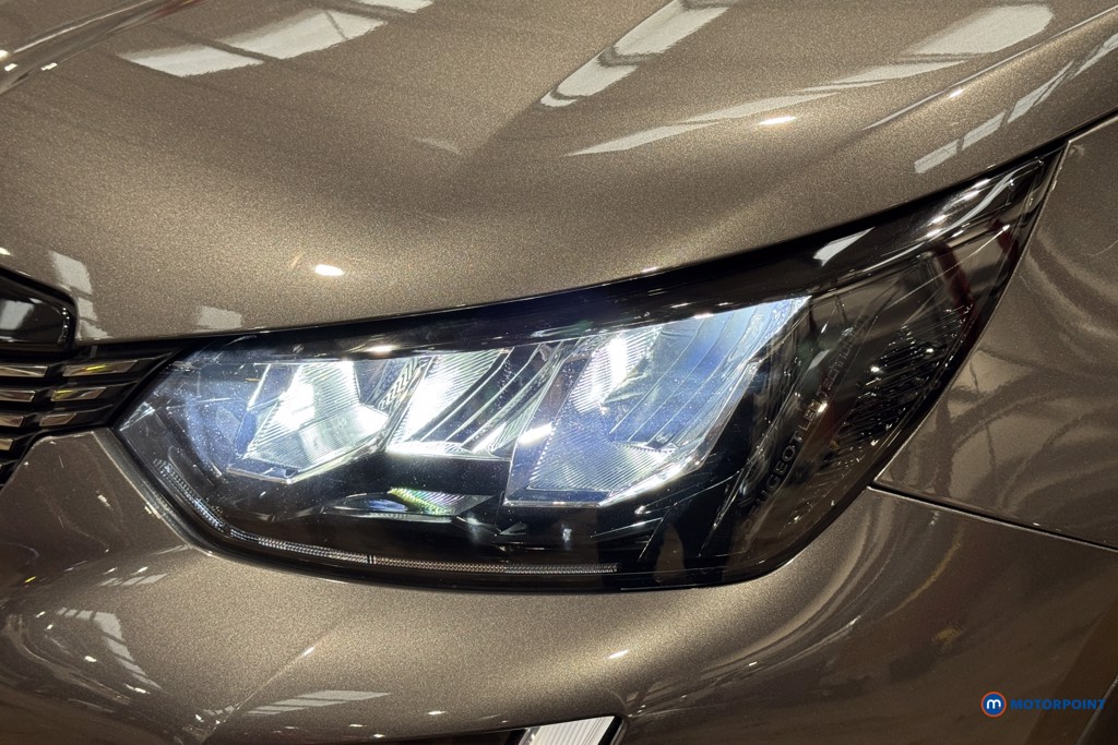 Used Peugeot 2008 2021 for sale - 76985017: Photo 11