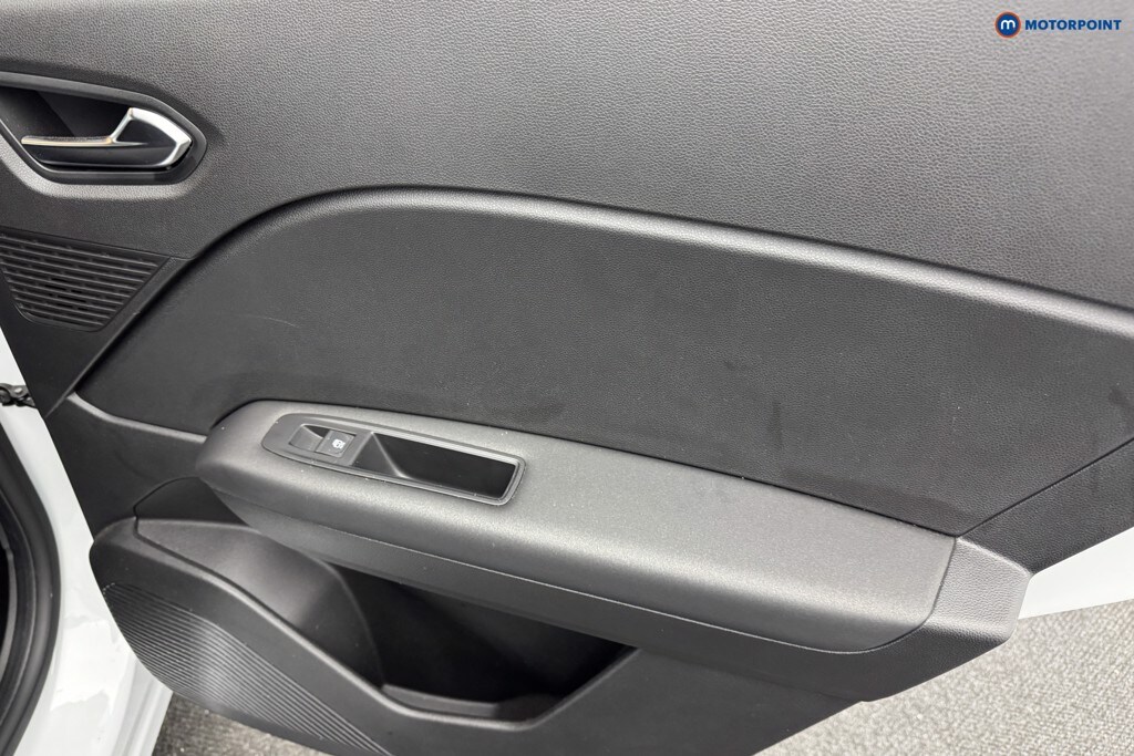 Used Renault Captur 2023 for sale - 77772459: Photo 33