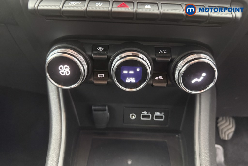 Used Renault Captur 2024 for sale - 76710337: Photo 15