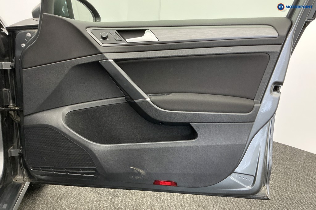 Used Volkswagen Golf 2020 for sale - 77104349: Photo 31