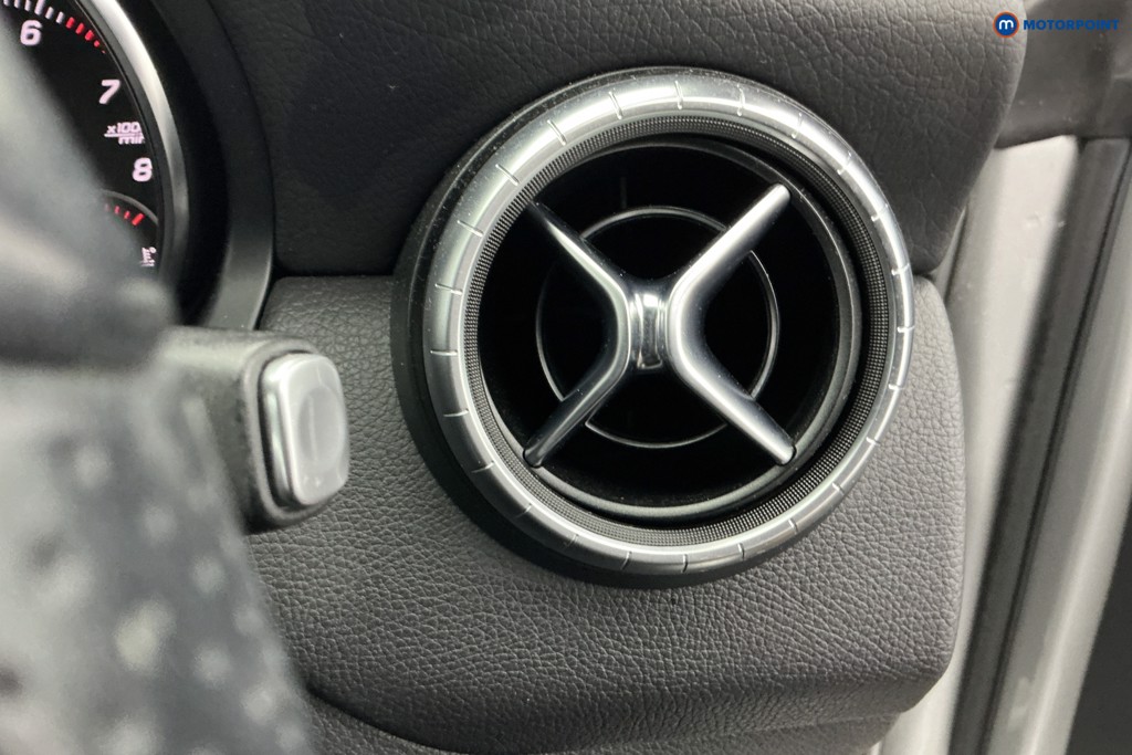 Used Mercedes-Benz CLA 2018 for sale - 76581026: Photo 17