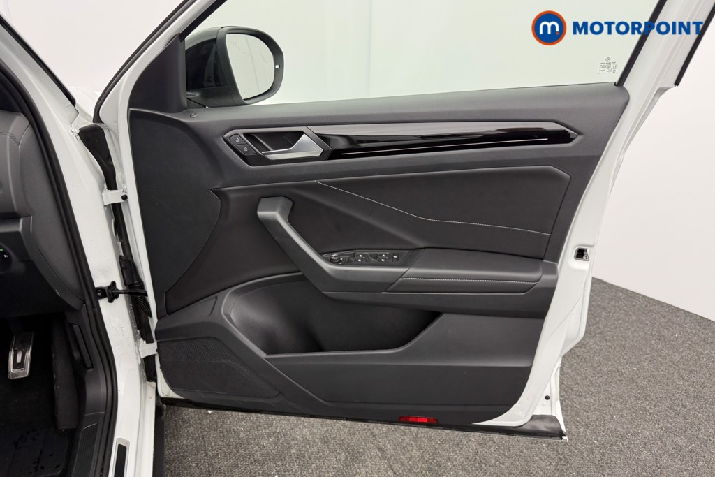 Used Volkswagen T-Roc 2025 for sale - 77324125: Photo 26