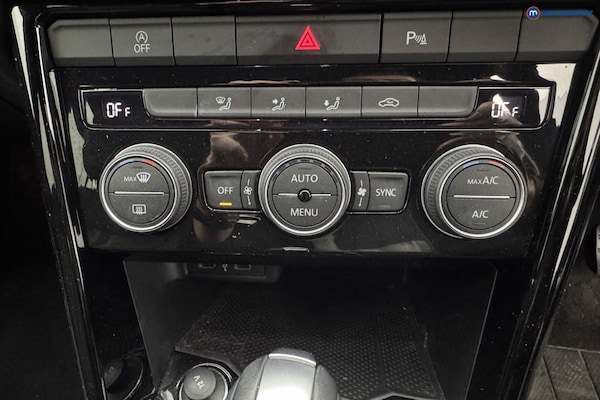Used Volkswagen T-Roc 2021 for sale - 76252929: Photo 25