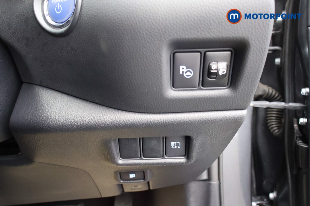 Used Toyota C-HR 2023 for sale - 76394348: Photo 17