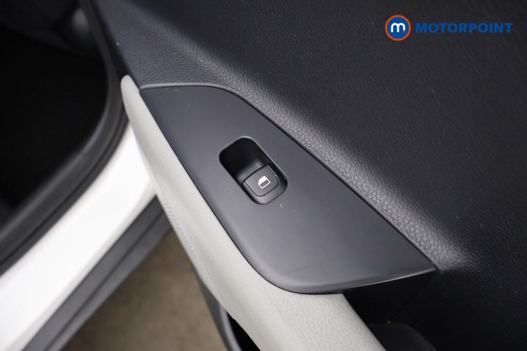 Used Kia Stonic 2019 for sale - 78150207: Photo 31