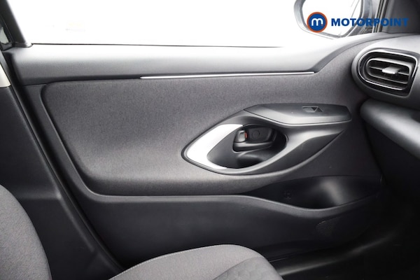 Used Toyota Yaris 2022 for sale - 75653421: Photo 16