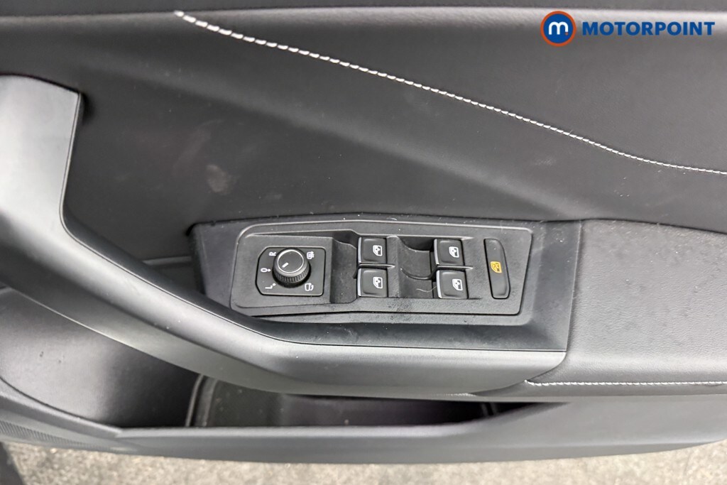 Used Volkswagen T-Roc for sale - 77516800: Photo 24