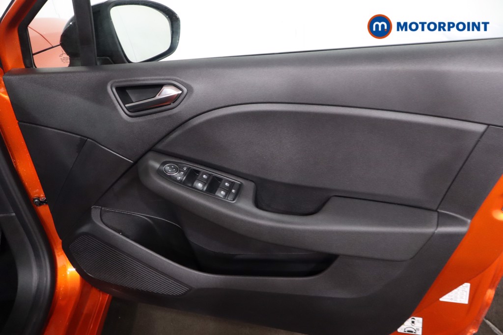 Used Renault Clio 2024 for sale - 77760092: Photo 31