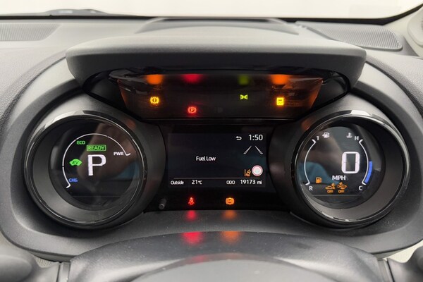 Used Toyota Yaris 2022 for sale - 75320125: Photo 14
