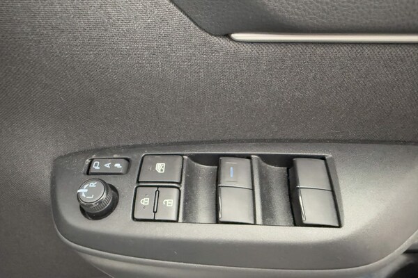 Used Toyota Yaris 2022 for sale - 75320125: Photo 26