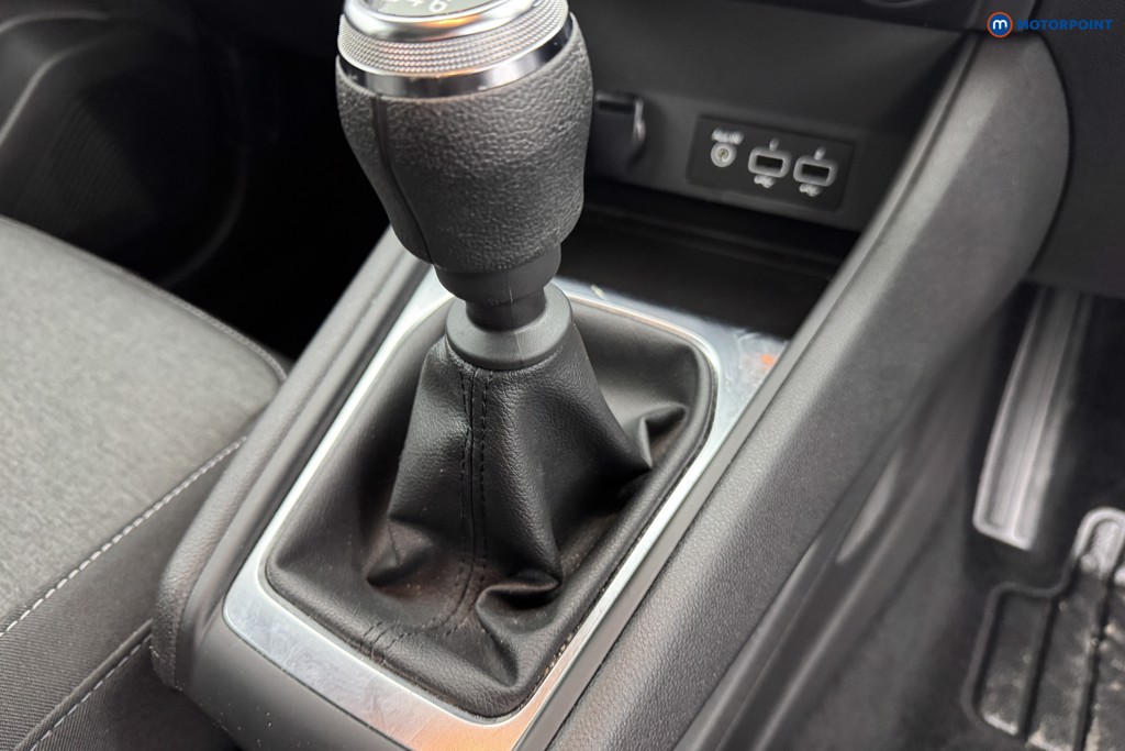 Used Renault Captur 2023 for sale - 76934061: Photo 24