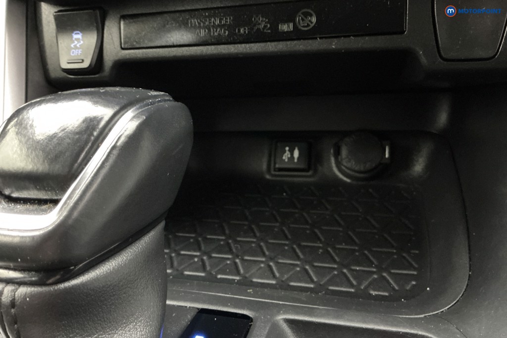 Used Toyota RAV4 2020 for sale - 76859539: Photo 24