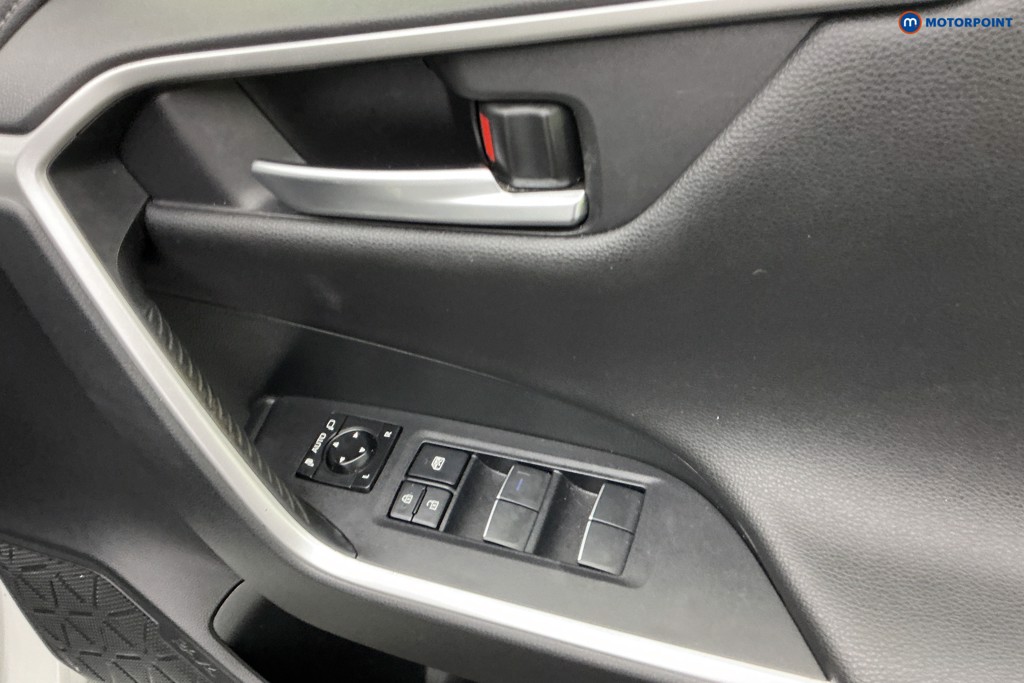 Used Toyota RAV4 2020 for sale - 76859539: Photo 31