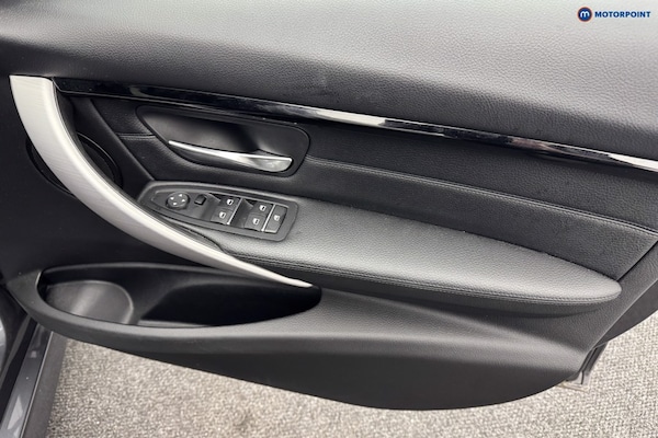 Used BMW 3 Series 2019 for sale - 76147189: Photo 31