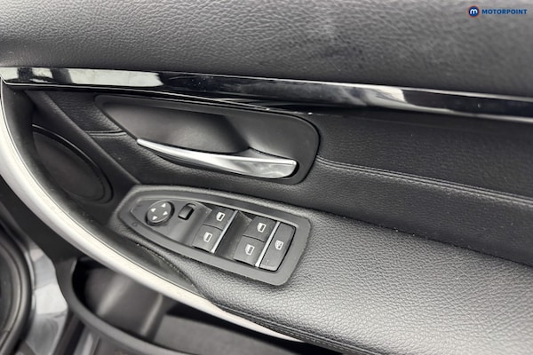 Used BMW 3 Series 2019 for sale - 76147189: Photo 32