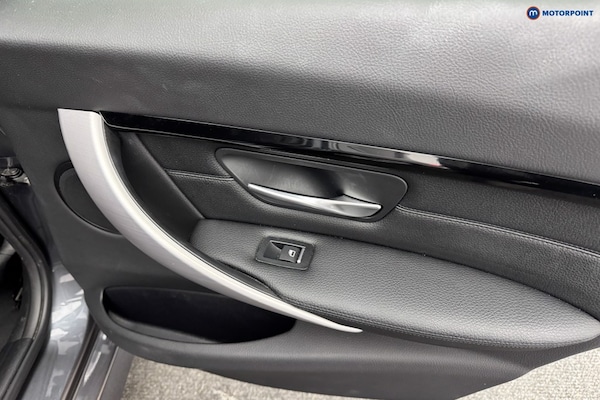Used BMW 3 Series 2019 for sale - 76147189: Photo 33
