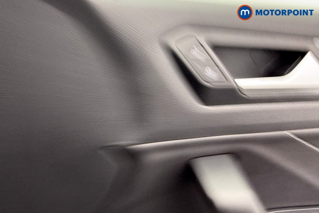 Used Volkswagen T-Roc 2023 for sale - 76710397: Photo 18